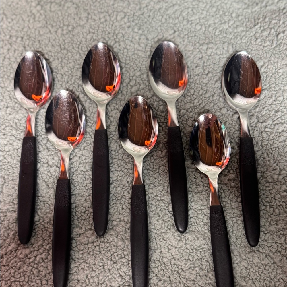 Elegant Black and Silver Spoon Set